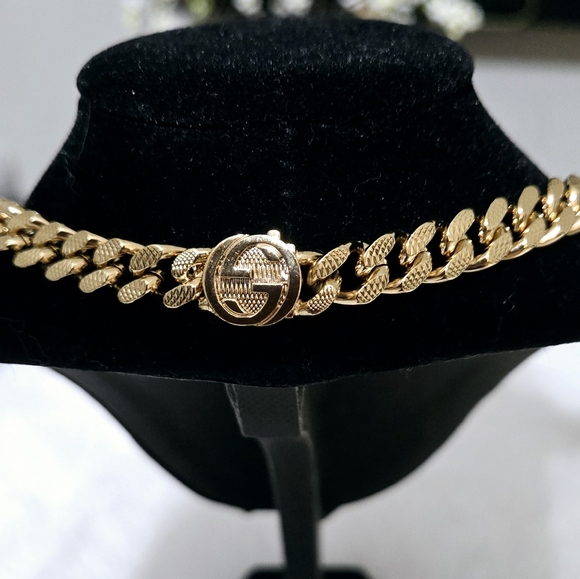 Gucci Interlocking necklace Like New - Picture 6 of 11